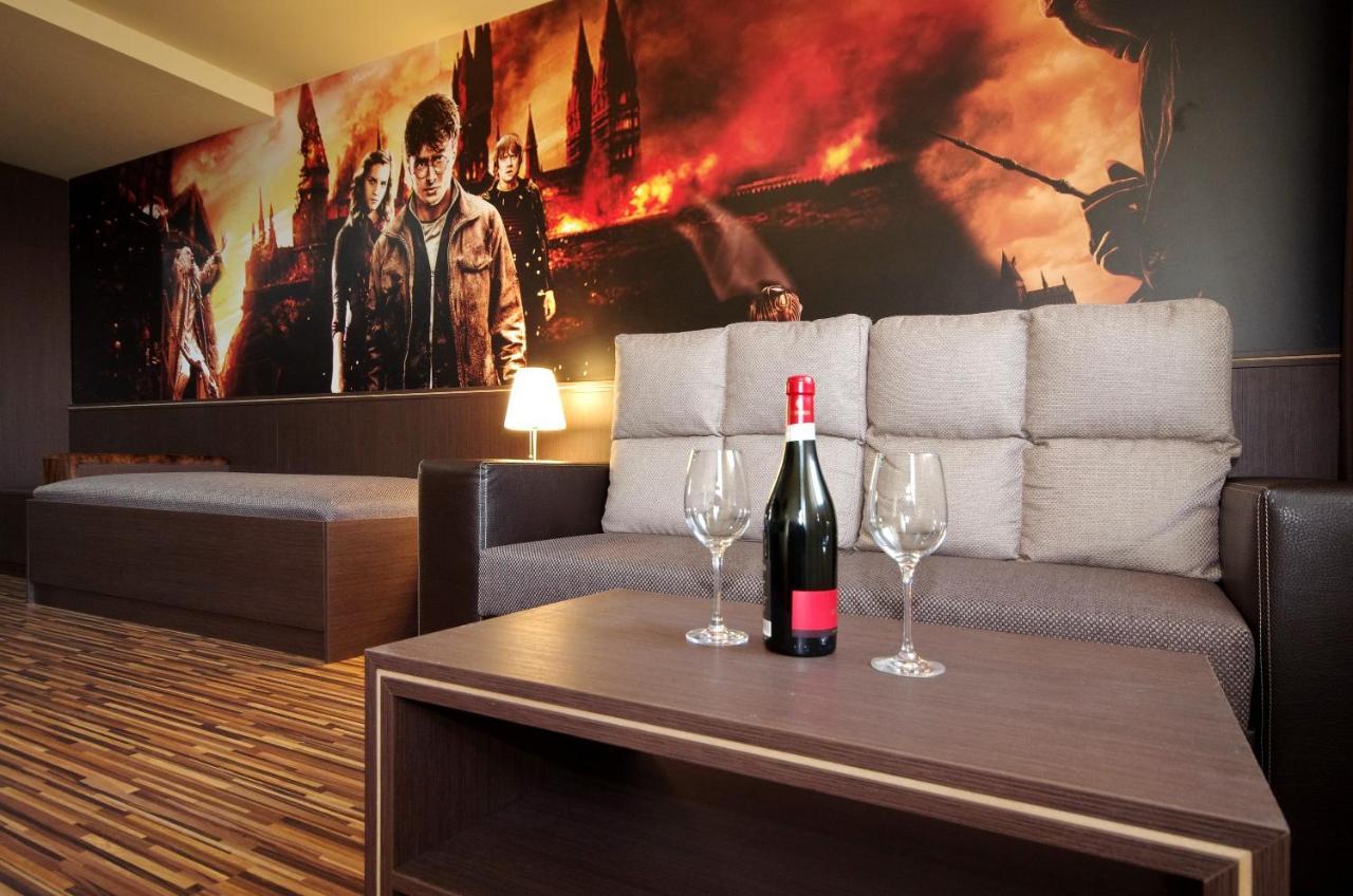 Corvin Apartman Gyula Exteriör bild